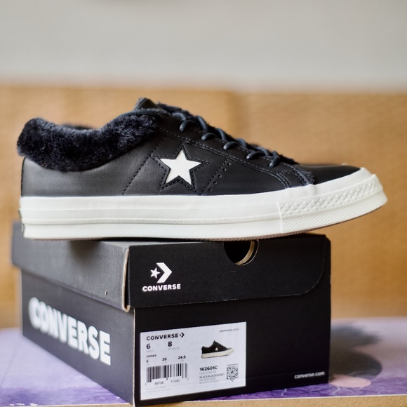 NWOT Converse One Star Ox Black Leather Faux Fur Sneakers 8 - Picture 4 of 9